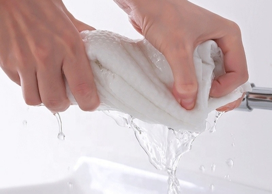 kaufen Polyester dickflüssiges nichtgewebtes Gewebe 170gsm Spunlace für nass Servietten online manufacture